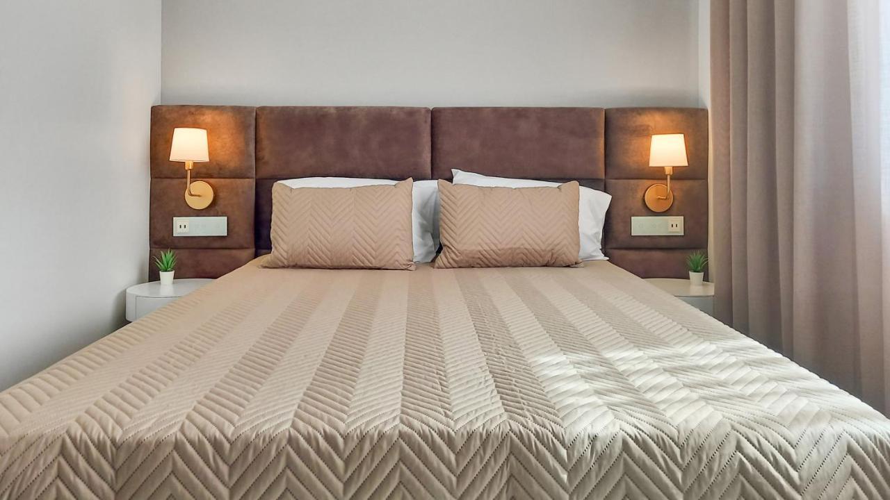 Seven Seas Apartments Nazare Bagian luar foto